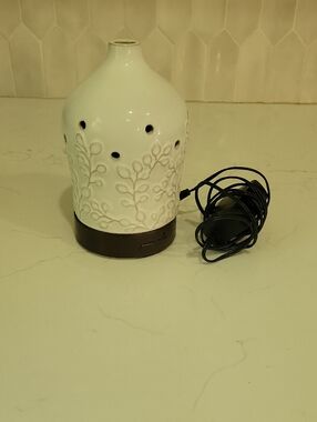 Ceramic Essential Oil Diffuser in White with Brown Base
